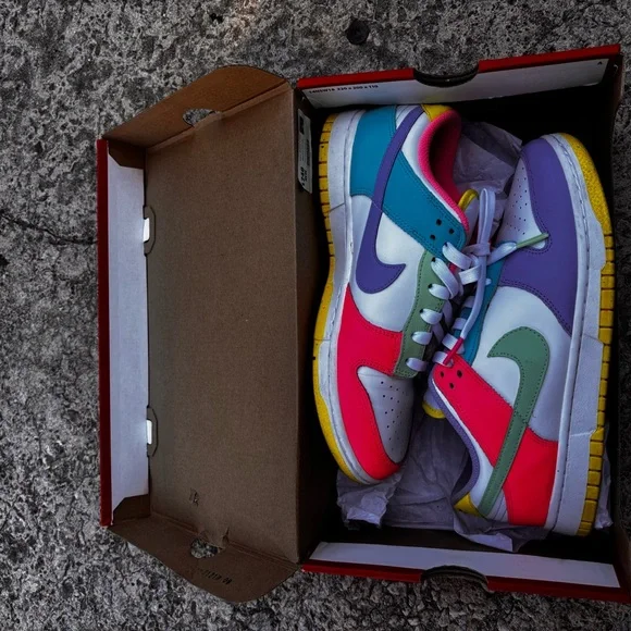 Nike Dunk Low - Picture 2 of 5